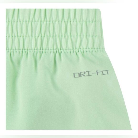 Nike Dri-FIT One Shorts - Picture 4 of 4